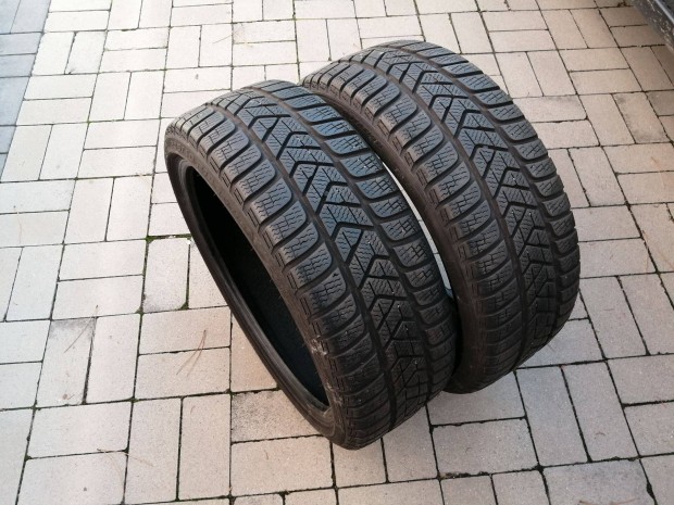 2db 90%-os Pirelli 205/40 R18 tli gumi