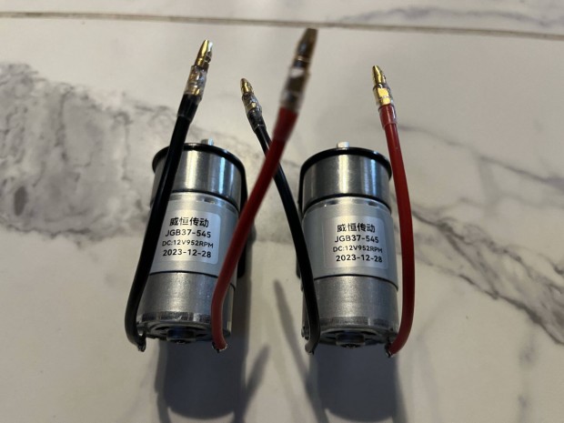 2db 960rpm 12V tttelezett kefs motor pl. RC modellhez