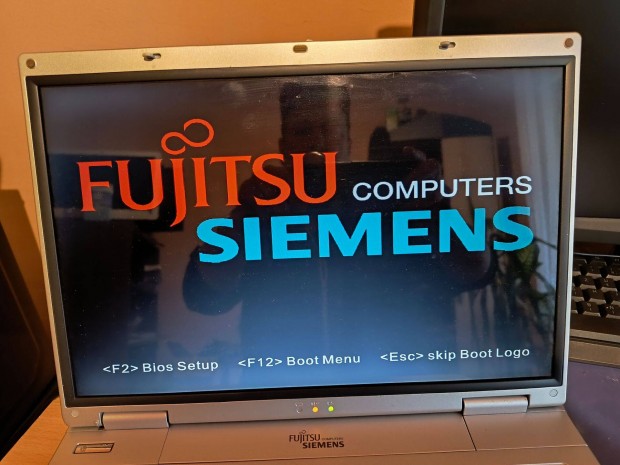 2db Fujitsu laptop kijelz ron sem