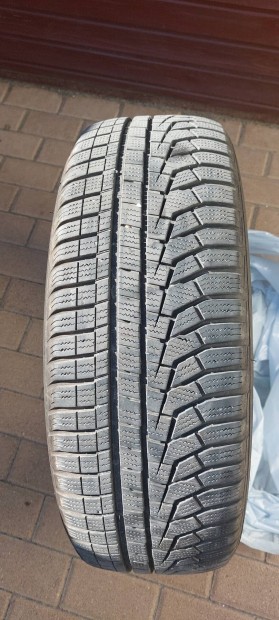 2db Hankook Winter Icept Evo2 tli gumi 225/60 R18