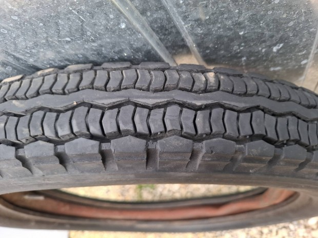 2db Hasznlt 3.50-19 -es gumiabroncs belsvel egytt elad