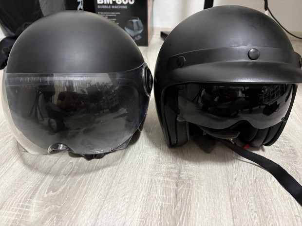 2db M-es motoros buksisak