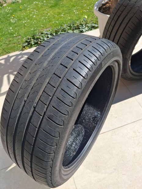 2db Pirelli Cinturato P7,deffekttr,nyri,235/40/19