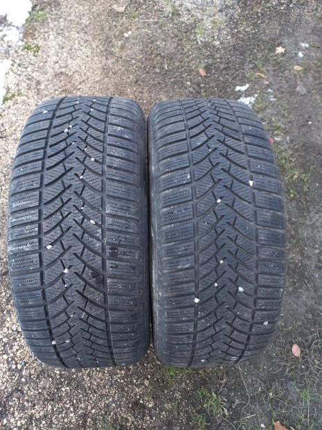 2db Semperit 235/55 R17 tli gumi