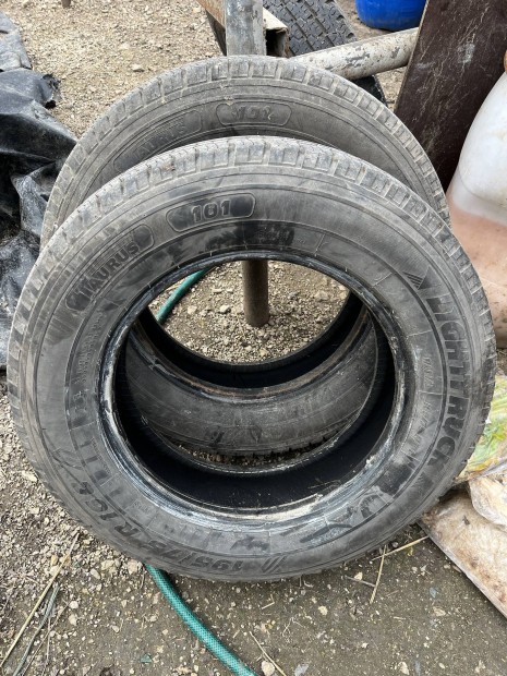 2db Taurus 195/75R16C nagy teherbrs gumik