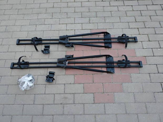 2db Thule 575 Freeride ker�kp�rtart� vastag v�zhoz. Z�rhat�