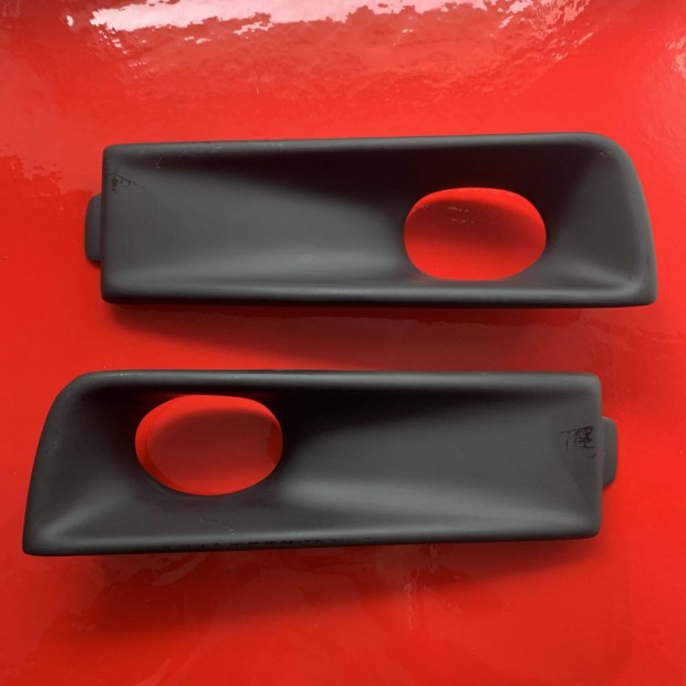 2db VW Golf 3 grill légbeömlő lökhárítóba index mellé Eladó Golf 3