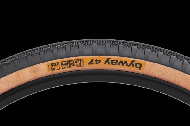 2db WTB Byway Plus TCS Tubeless 650B x 47 gravel kls gumi