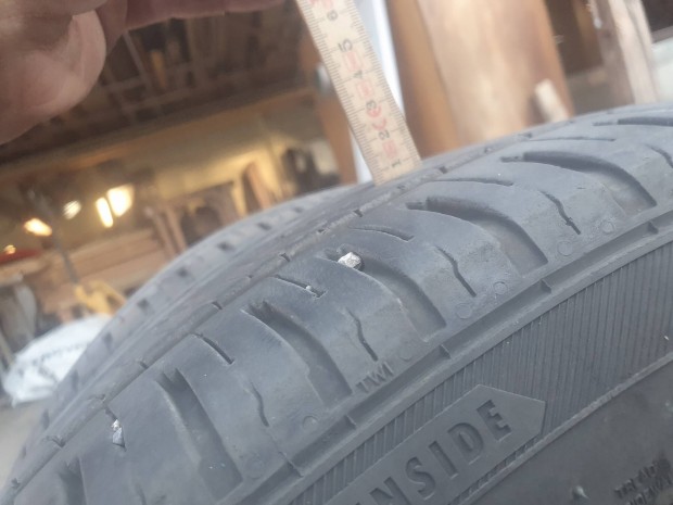 2db kitn 215/45 R17 nyrigumi