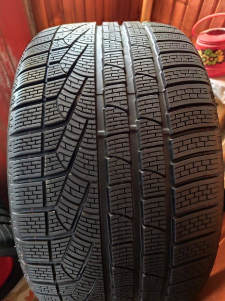 2db új raktáron túltárolt Pirelli Sottozero 295/30r 20 téli gumi