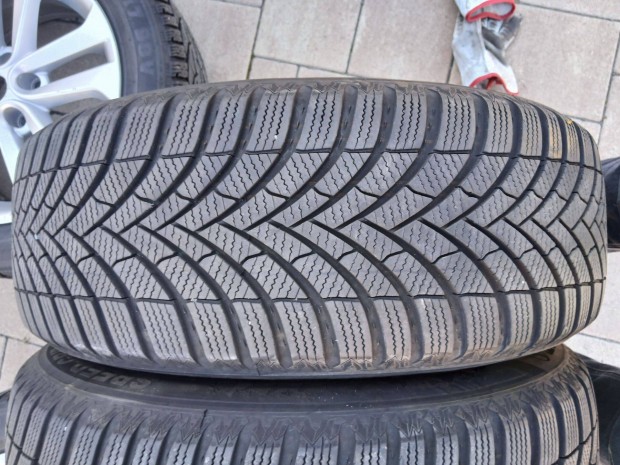 2db újszerű 215/55 R17 Semperit téli gumi 2023-as 215/55R17 17
