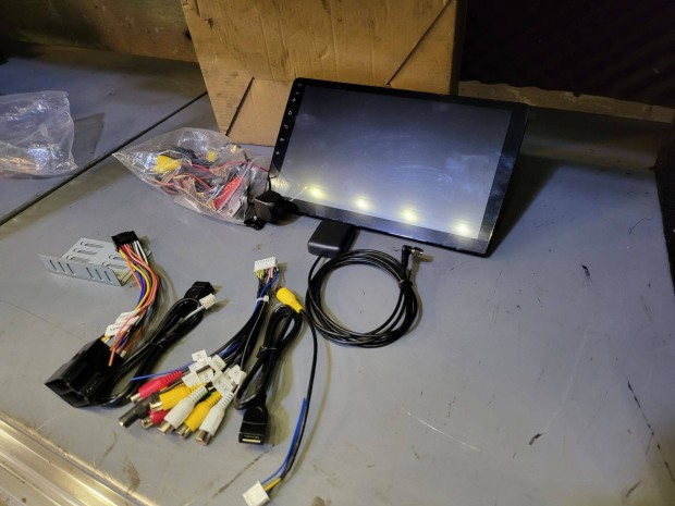 2dines 9" fejegys�g (Android, wifi, gps, carplay stb)