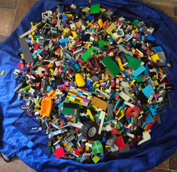 2kg vletlenszer mlesztett lego