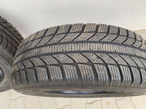 2x 215/65 R16 Champiro Winterpro tli gumi