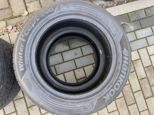 2x Hankook Winter 235/55 R17 tli gumik