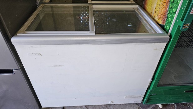 300 literes vitrines fagyasztóláda garanciával