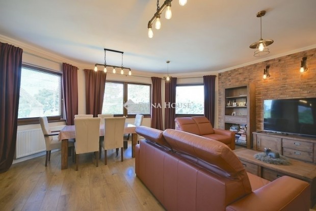 300 nm-es h�z elad� �rd