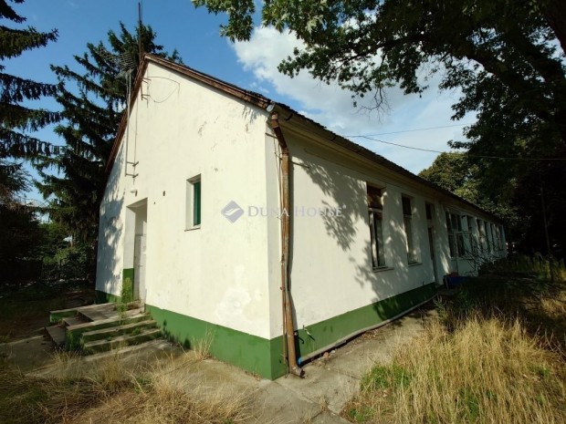 300 nm-es h�z elad� Kecskem�t