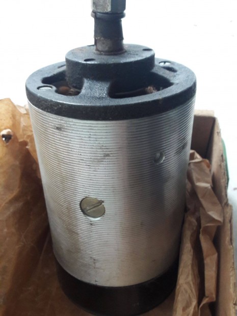 300 wattos egyenram12V-os motor, rgi-j, magyar gyrtmny