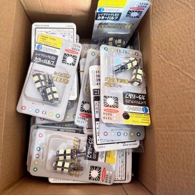 302 SMD Autósboltok, szervizek figyelmébe ajánlom! Izzó Végkiárusítás