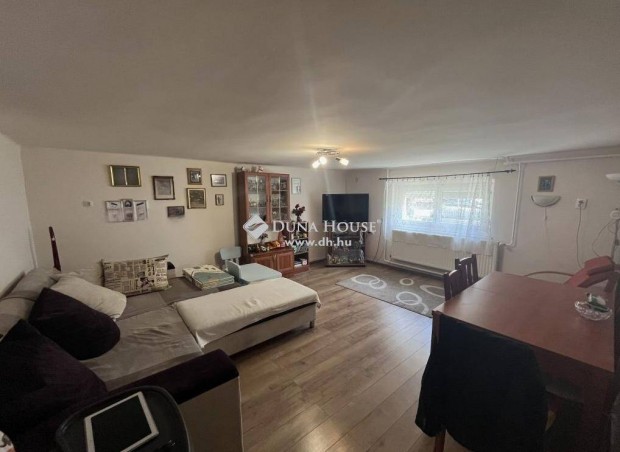 302 nm-es h�z elad� Szombathely #4960092