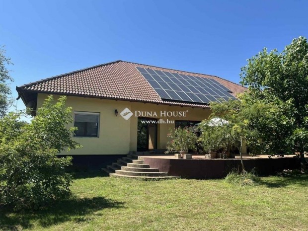 303 nm-es h�z elad� Bocskaikert