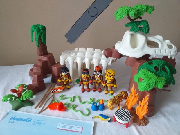 3040 Playmobil - A dinoszaurusz csontvza / bennszlttek (hinyos)