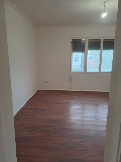 307 m2 Hz, ingatlancsoport, egy 2882 m2 dupla telken Kbekhza