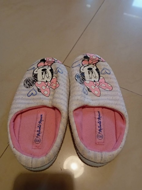 30-32 papucs mamusz Minnie egr disney