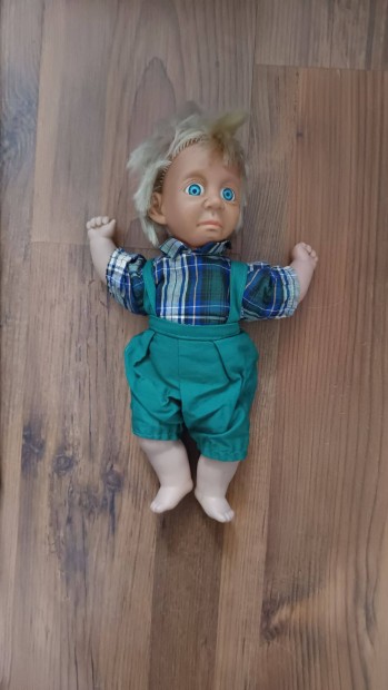 30 cm-es karakter baba elad!