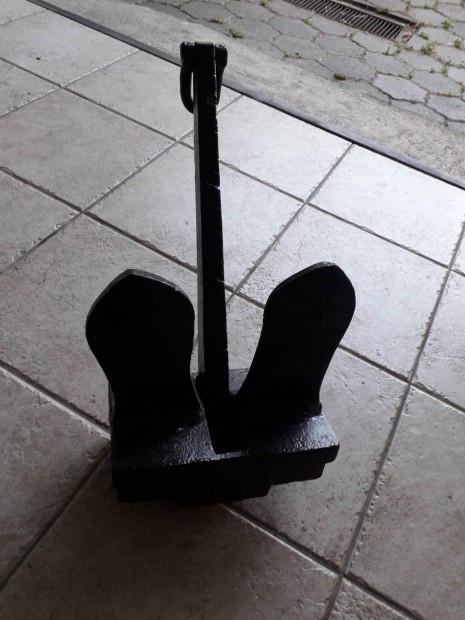 30 kg-os vasmacska/anker