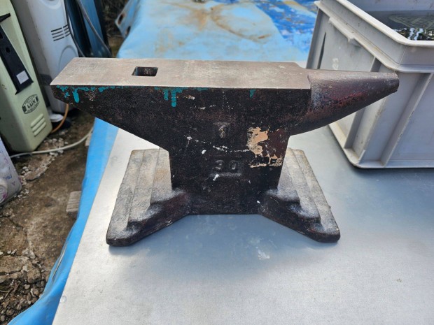30kg-os Kovács Üllő jó állapotban!