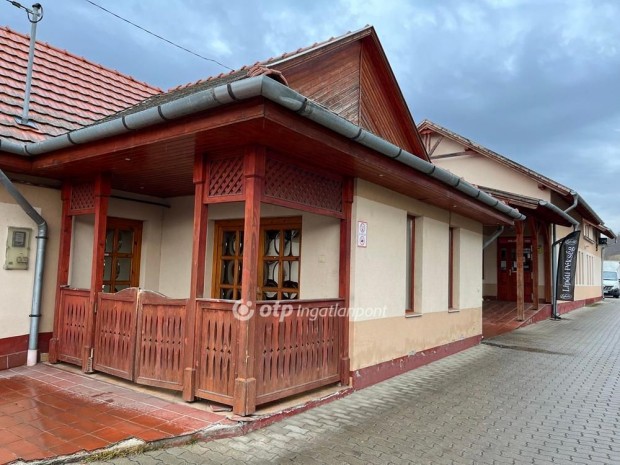 311 nm-es ház eladó Kazár