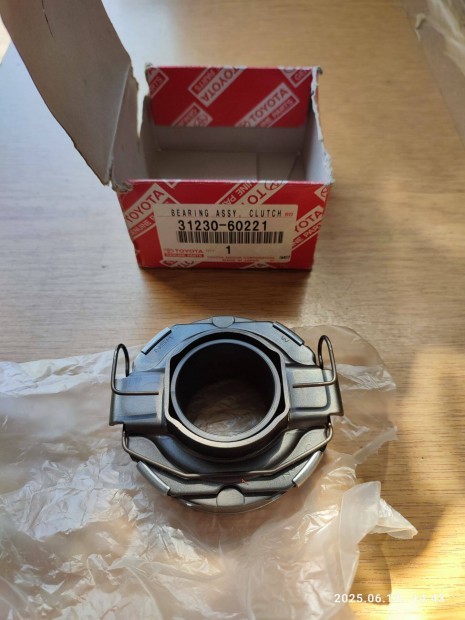 31230-60221 Kinyomcsapgy - Toyota Land Cruiser