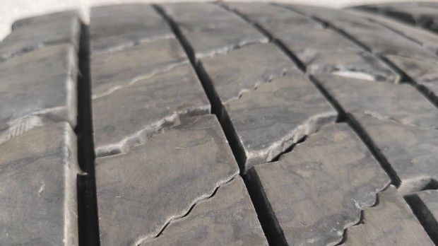 315/70R22.5 315/70 R22.5 tgk teherautó gumi 315/70 22.5