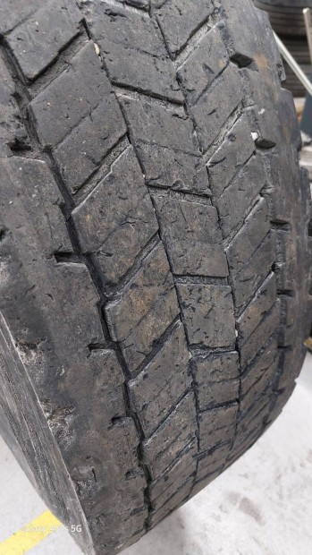 315/80R22.5 kamion hz gumik.