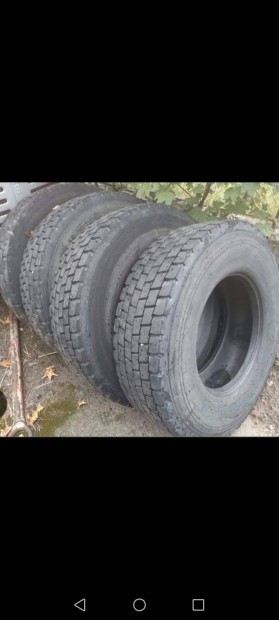 315.80.22.5 Bont�sb�l meg maradt kamion gumi �s p�tkocsi