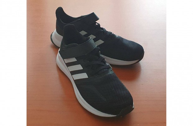 31 -es j Adidas sportcip