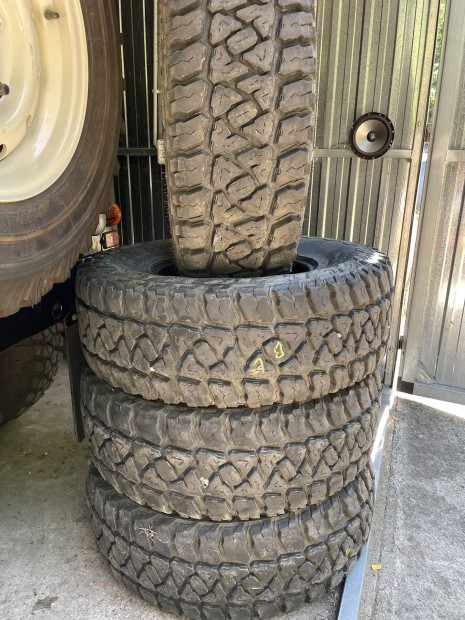 31x10,5 r15 Kumho mud terrain