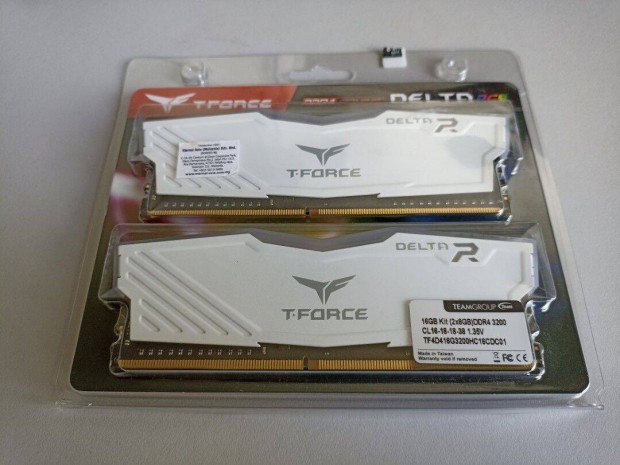3200MHz DDR4 RAM Team Group T-Force Delta RGB CL16 white (2x8GB)