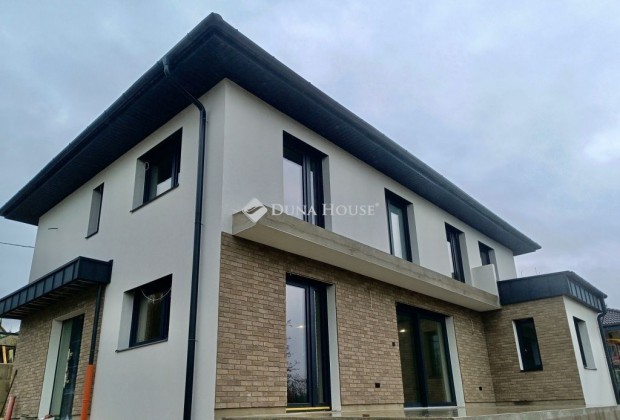 323 nm-es h�z elad� Di�sd