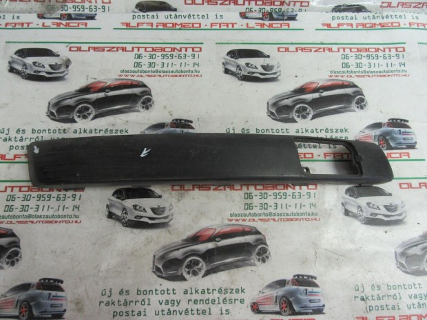 32443 Fiat Stilo 3 ajtós, jobb első díszcsík a képen látható