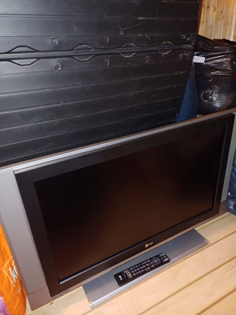 32 colos LG LCD TV