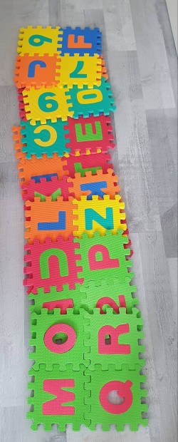 32 db szivacs puzzle. 15x15-ös kockák.