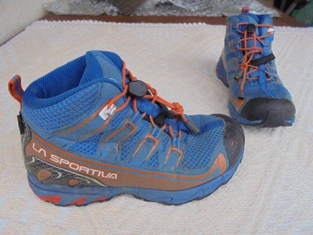 32-es La Sportiva goretexes magas szr fi cip-bakancs