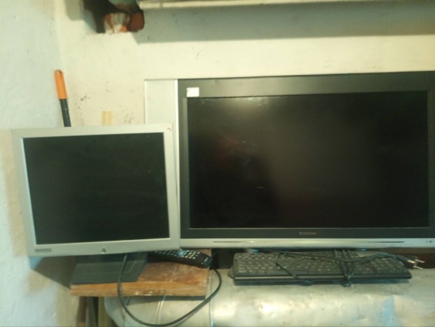 32-es hd tv + ajndk 17-es monitor.