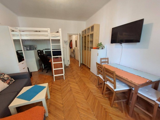 32 m2 garzon lakás a 11. kerület Kosztolányi D. térnél