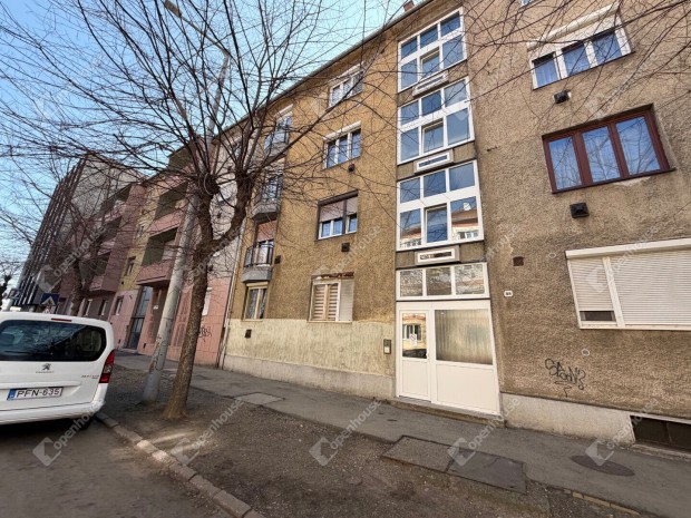 32 nm-es lak�s elad� Szombathely