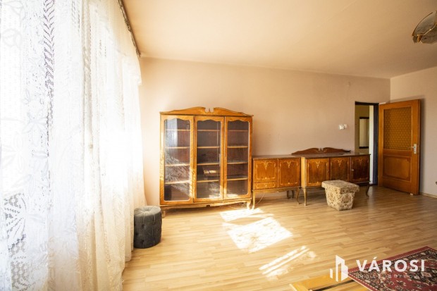 330 nm-es �ri�sh�z Orosh�z�n