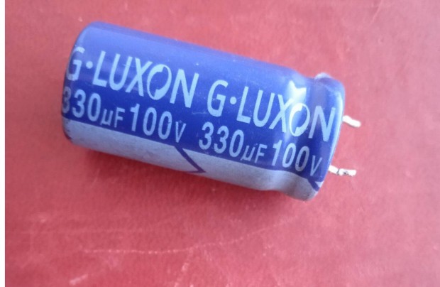 330 uF , 100 V DC G-Luxon kondenztor , 30 x 15 mm